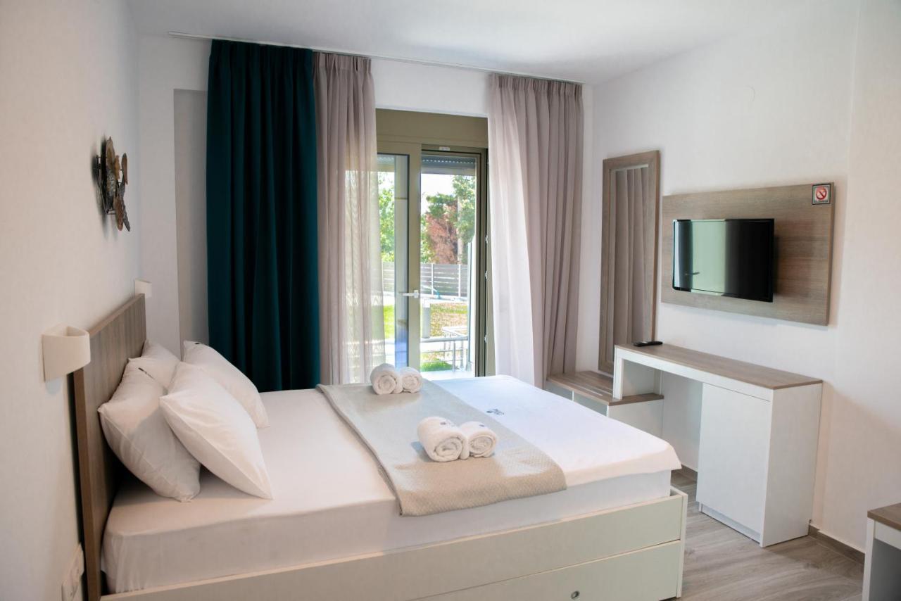 Oliva Suites Nikiti  Buitenkant foto
