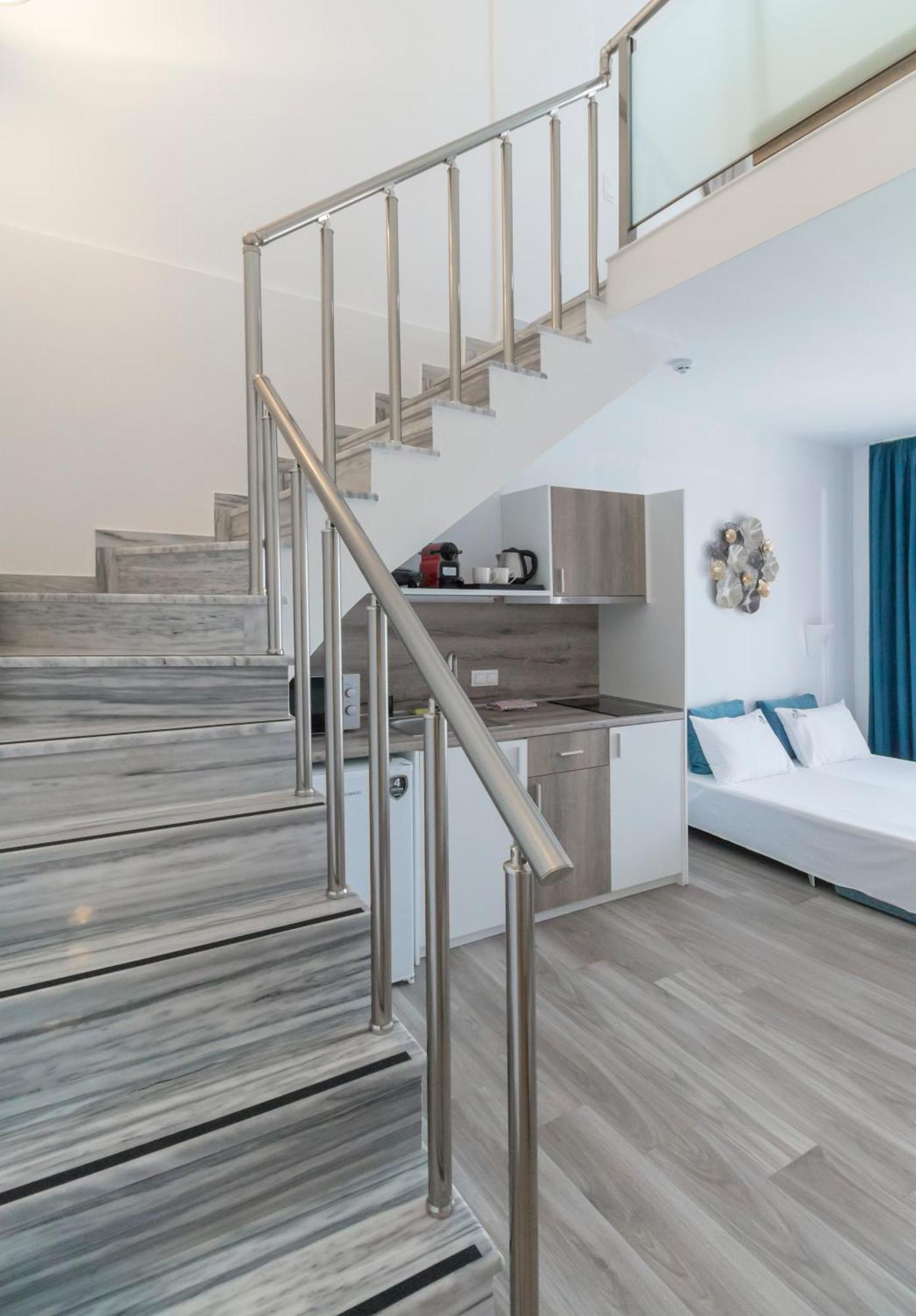 Oliva Suites Nikiti  Buitenkant foto