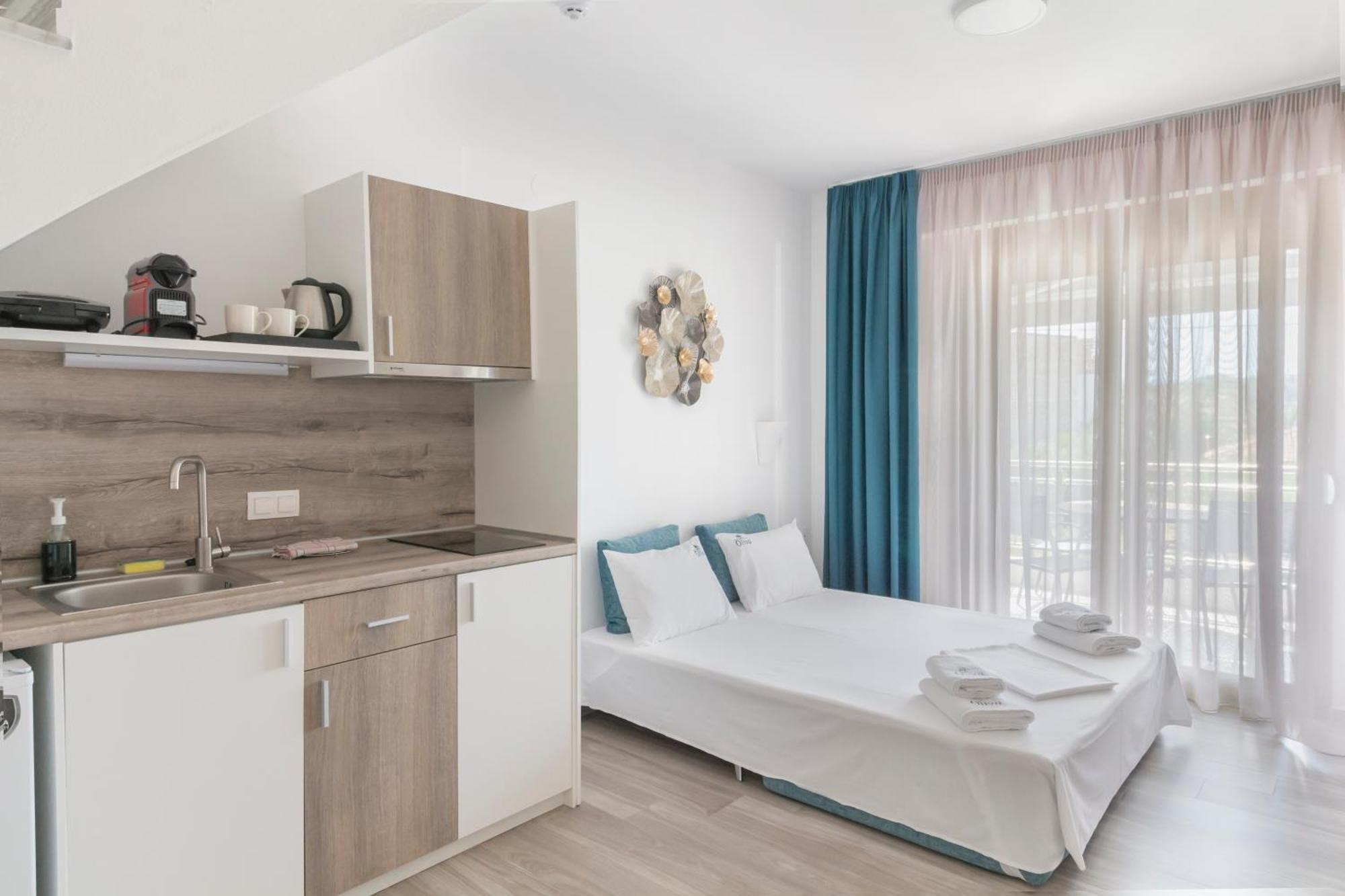 Oliva Suites Nikiti  Buitenkant foto