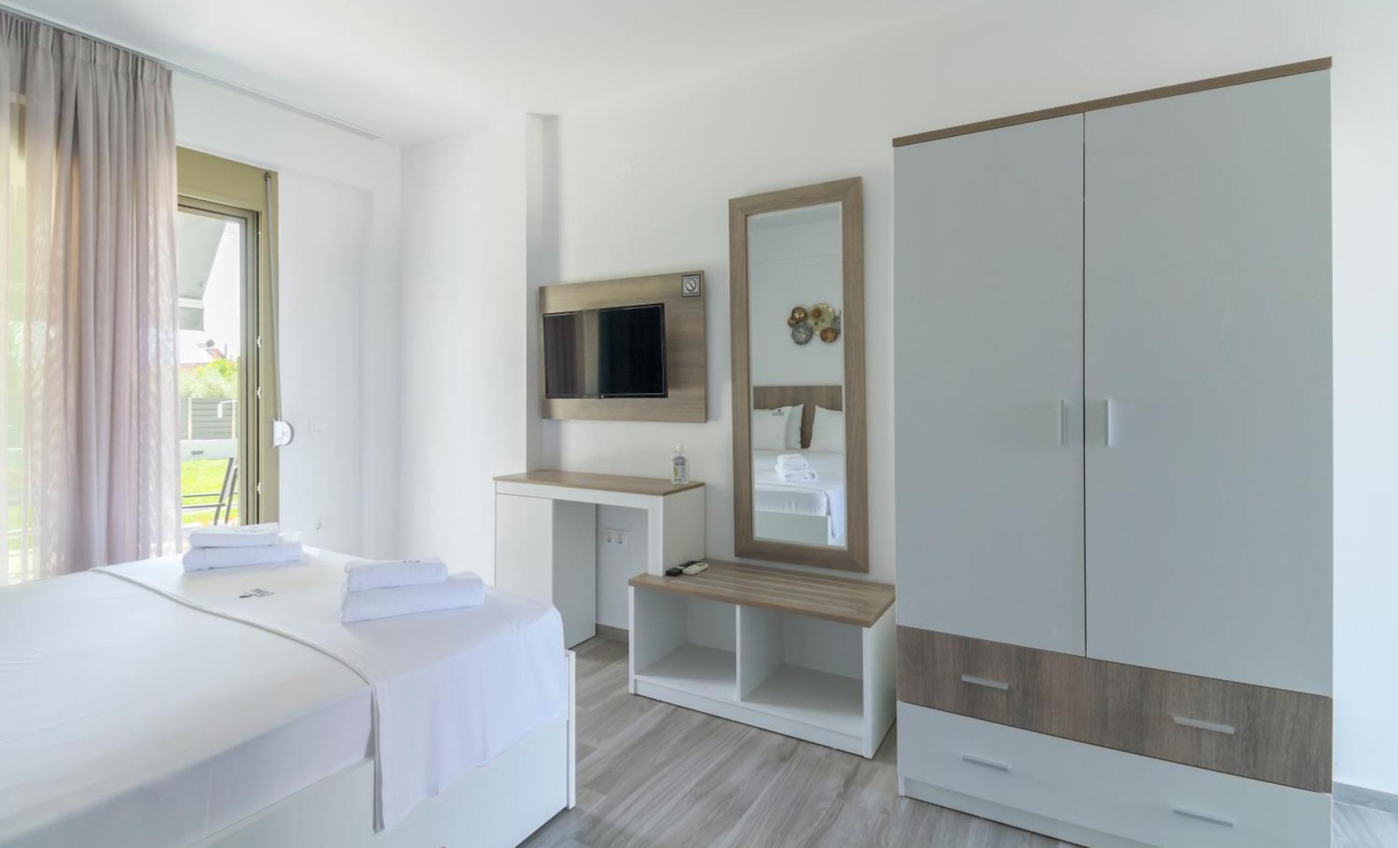 Oliva Suites Nikiti  Buitenkant foto