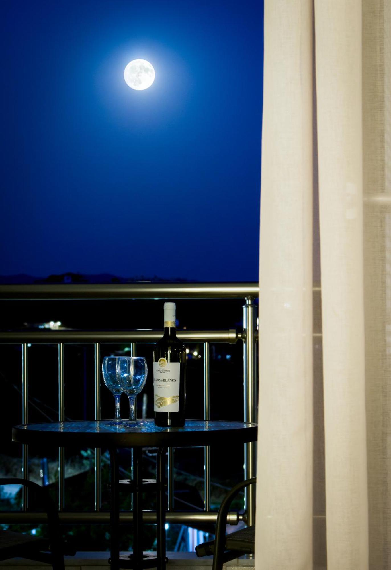 Oliva Suites Nikiti  Buitenkant foto